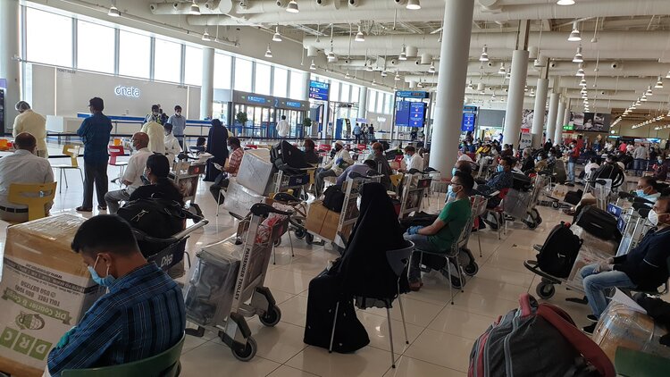 UAE Residents Update: Flight Disruptions, Iran Warning and Saudi-Houthi Tensions